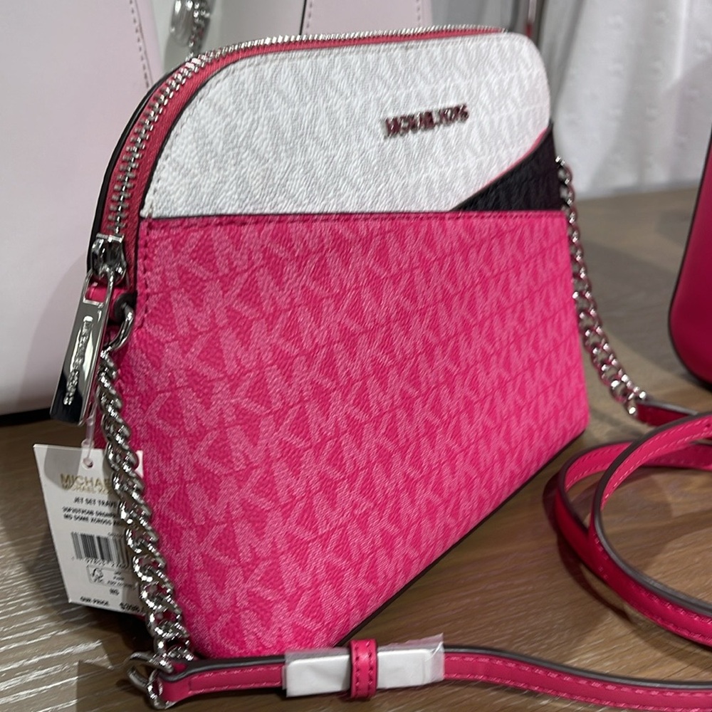 Michael Kors Jet Set Travel Md Sgntr Logo Color Block Dome Crossbody
DRAGONFRUIT - Picture 11 of 16